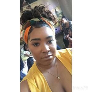 Meet your Posher, Adrianna